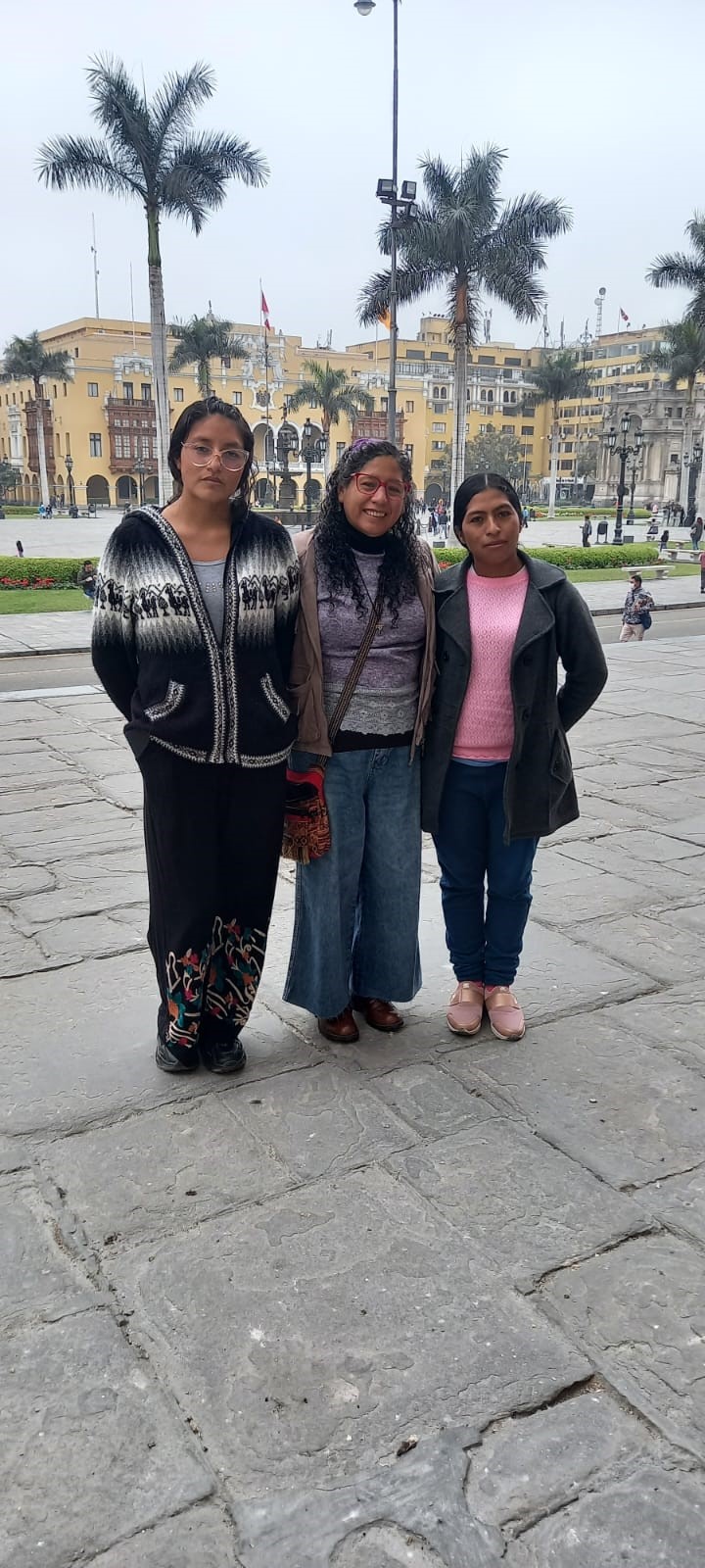 Peru_aspirants_1 Sister Maria Luisa Naupari Gutiérrez, center, with two women beginning
their journey toward profession in the Order of Preachers. Both are
from Jarpa. Nicohol Samaniego Molina, left, is from Chacapampa and
Maribel Ines Uribe Baquerizo, right, is from Anexo Misquipata-Barrio
Centro Unión.